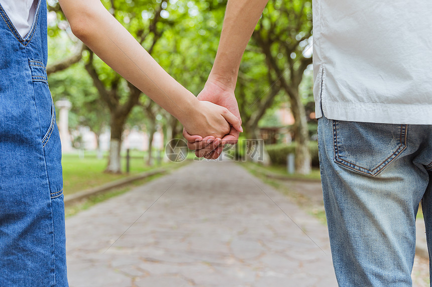 云南省市场监管部门:三级联动 坚决守住学生校服质量安全底线