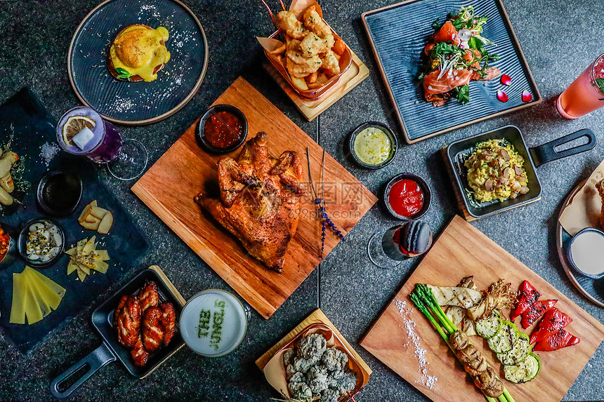 全球AI大模型迭代加快,中国开源生态蓬勃发展