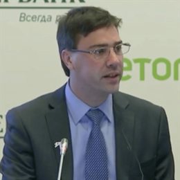 新同学是“机器人”！广东中小学开学首日花式“整活”