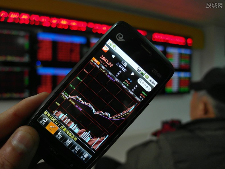 成都世运会首金！徒步定向男子中距离瑞士选手夺冠